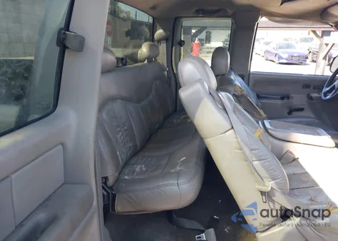 2002 Chevrolet Silverado 1500 Lt из США, поврежденный, VIN 2GCEC19T121118422